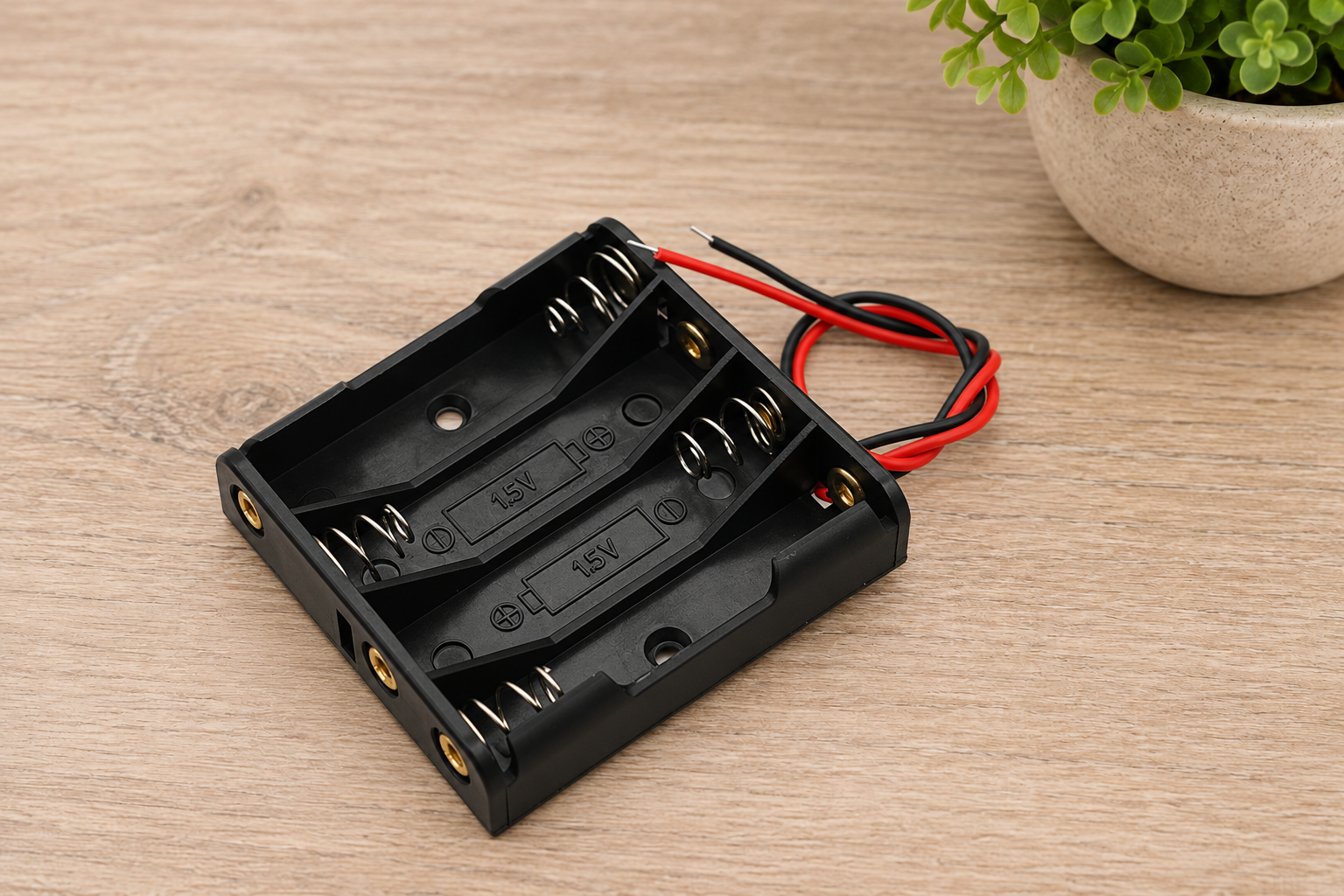 4 × AAA Battery Holders